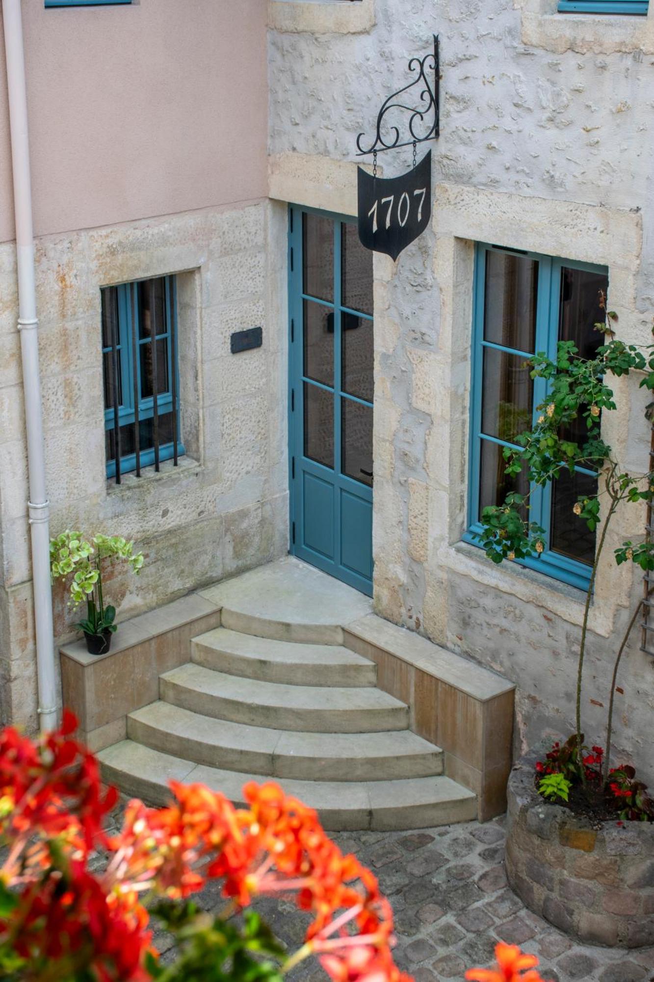 Hotel De La Poste Avallon Luaran gambar